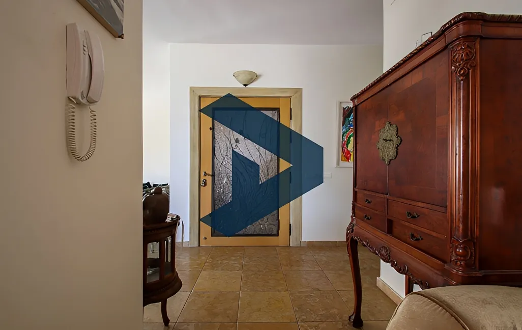 Apartment for rent in Achrafieh, Beirut, Lebanon - 3 bed, 3 bath