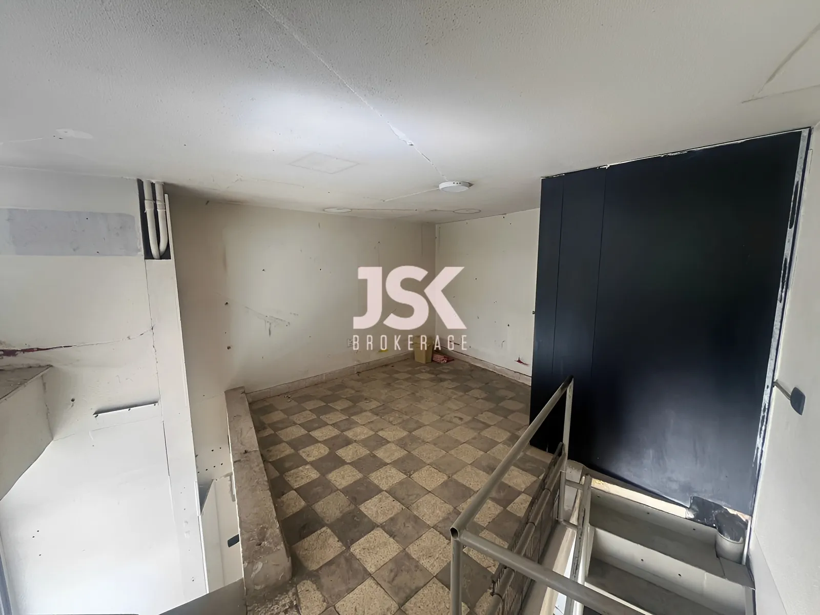 Shop for Rent in Achrafieh