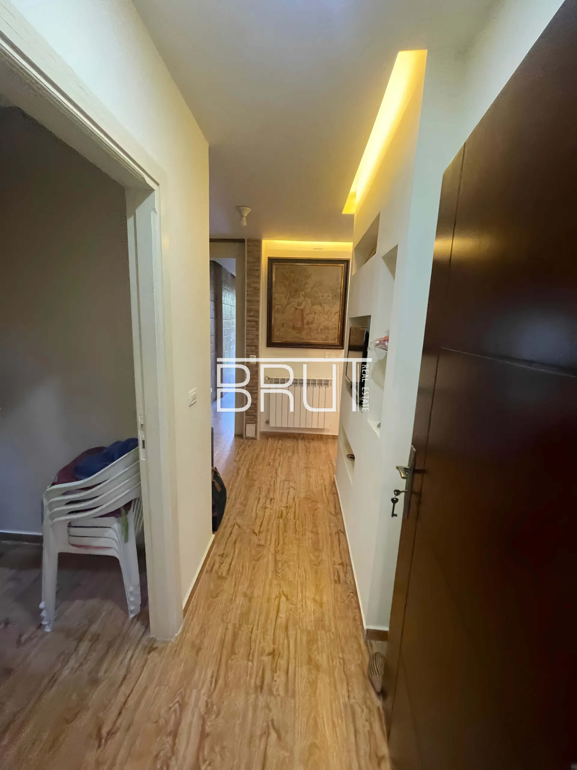 Apartment for Sale in Ballouneh
