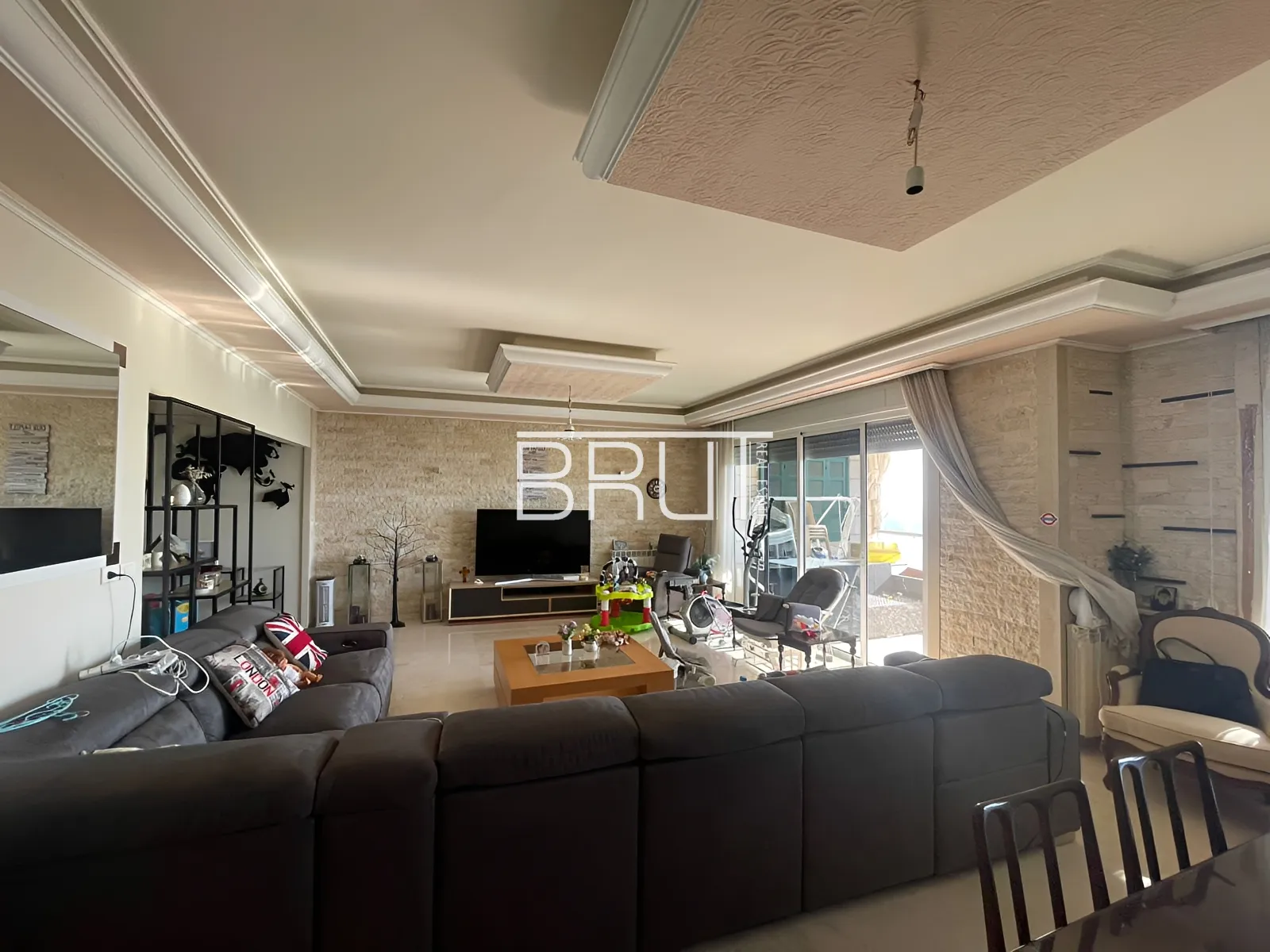Apartment for Sale in Ballouneh
