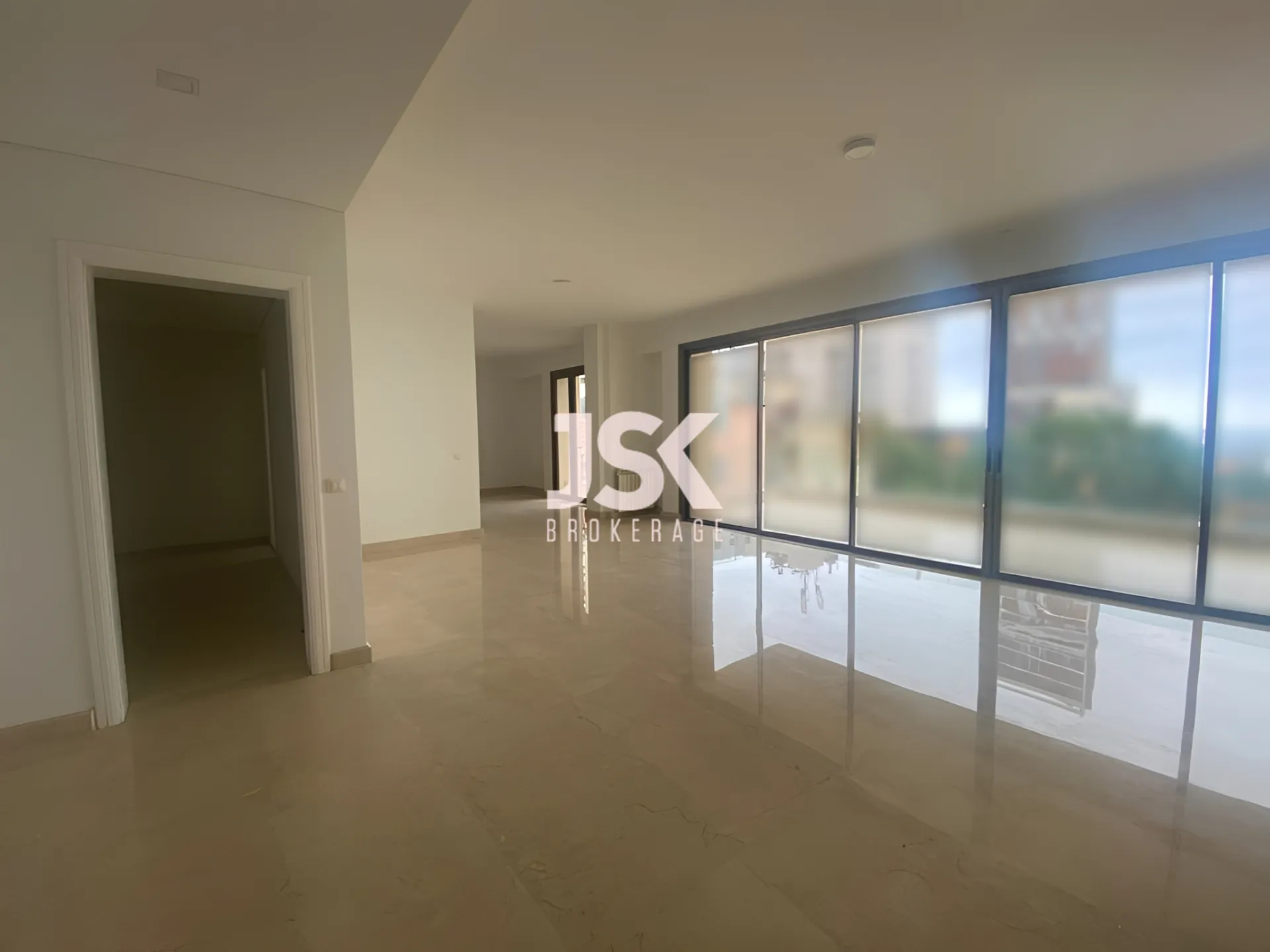 Apartment for Rent in Gemmayzeh - 3 bed, 4 bath