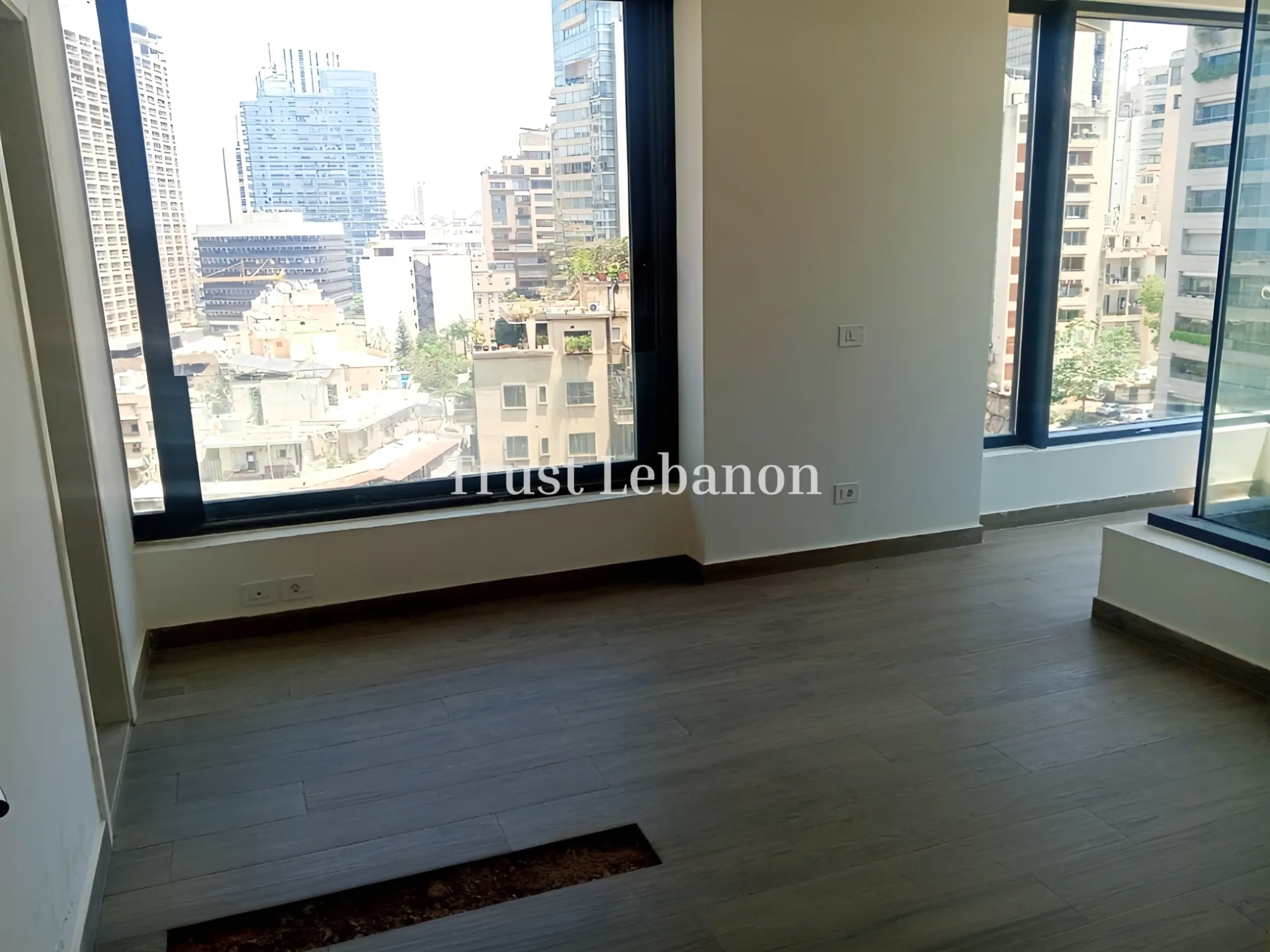 Apartment for rent in Clemenceau, Bayrut, Lebanon