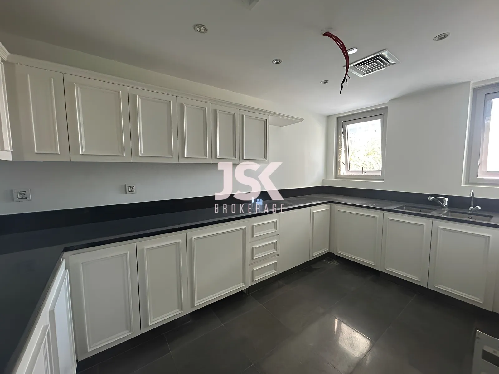 Apartment for Sale in Downtown - 3 bed, 3 bath