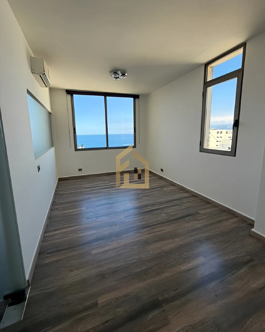 Office for rent in Ain El Mraiseh, Bayrut, Lebanon