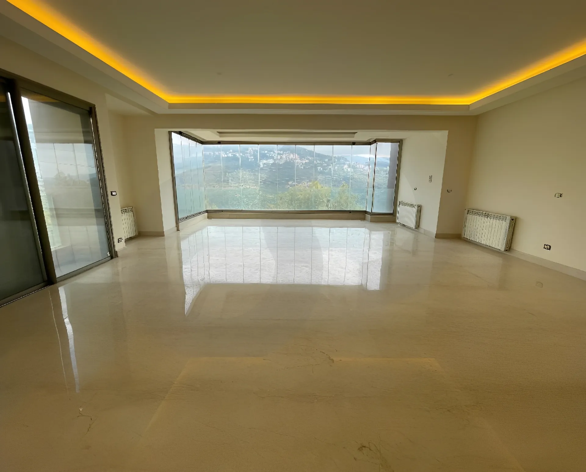 Apartment for Sale in Montiverdi - 3 bed, 4 bath