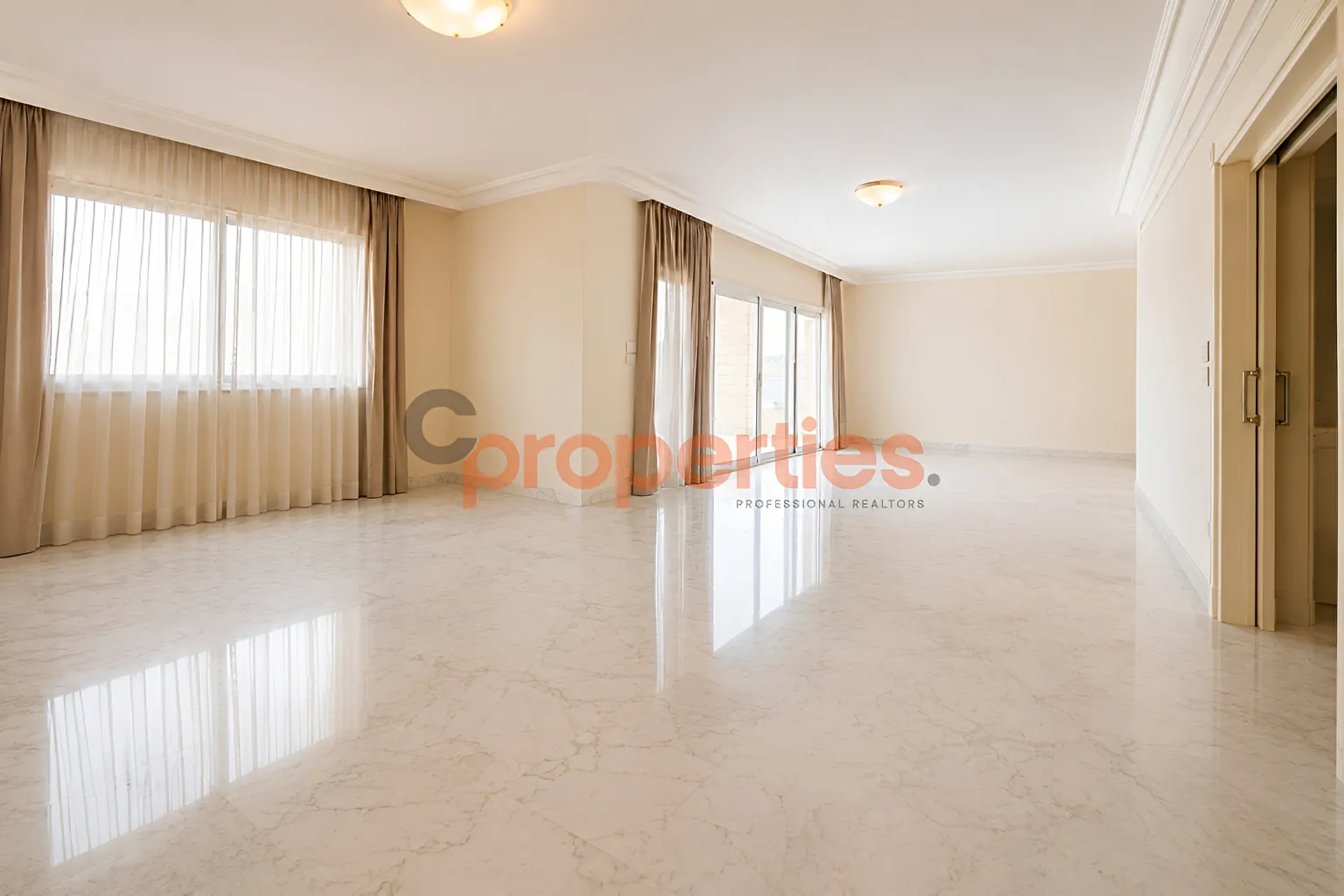 Apartment for rent in Verdun, Beirut, Lebanon - 5 bed, 4 bath