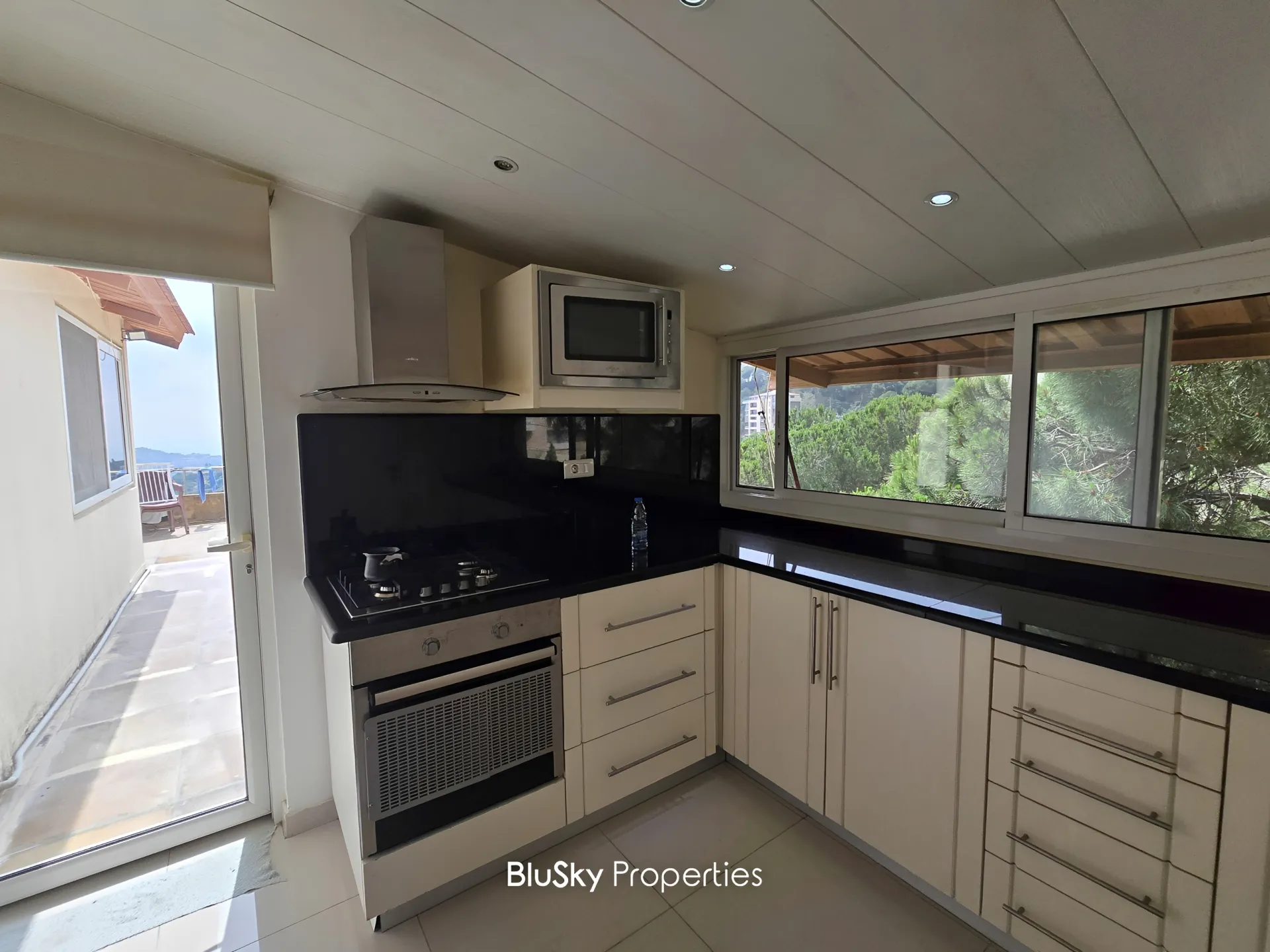 Apartment for rent in Monteverde main street، lebanon