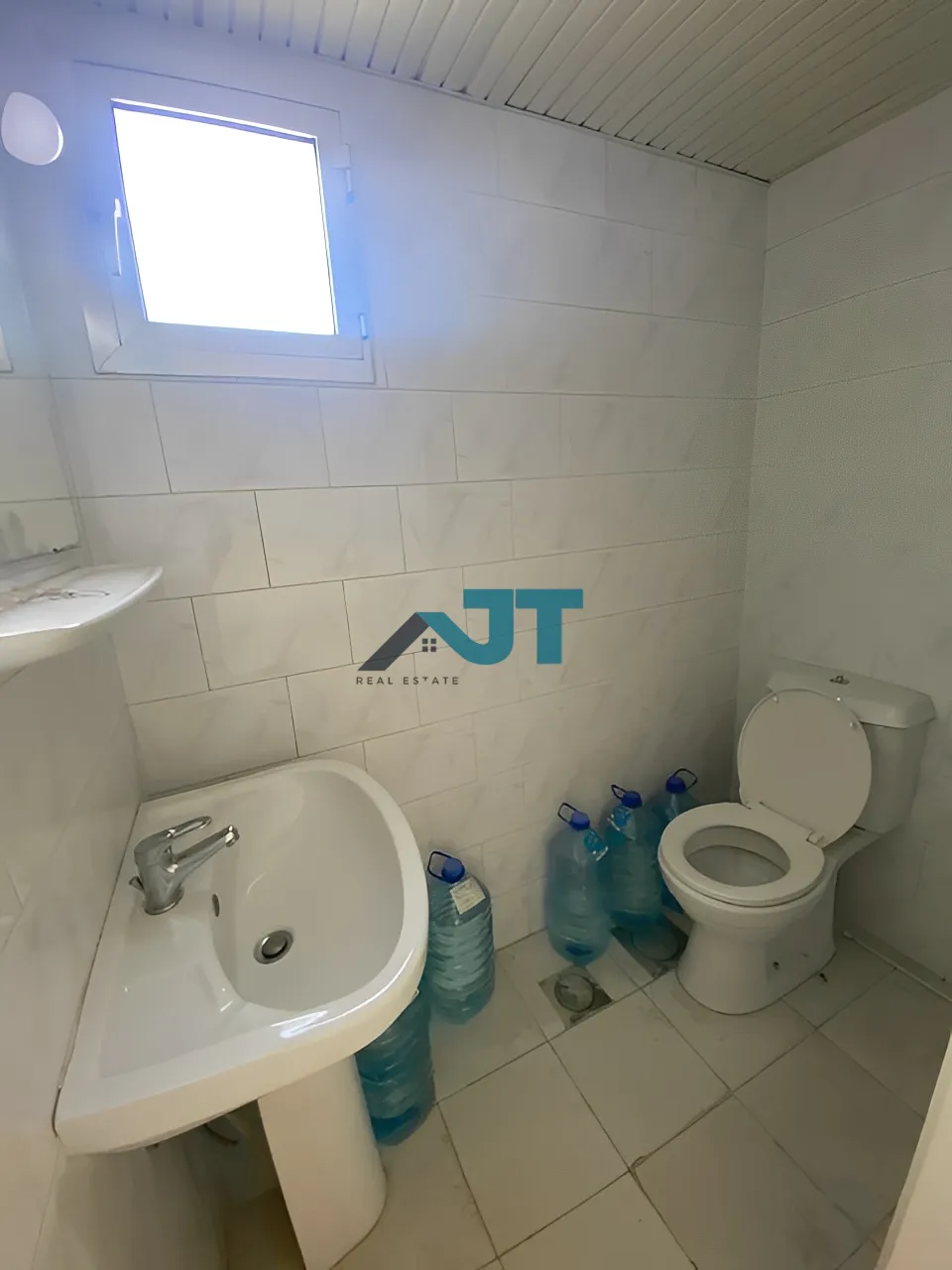 Apartment for Sale in Awkar