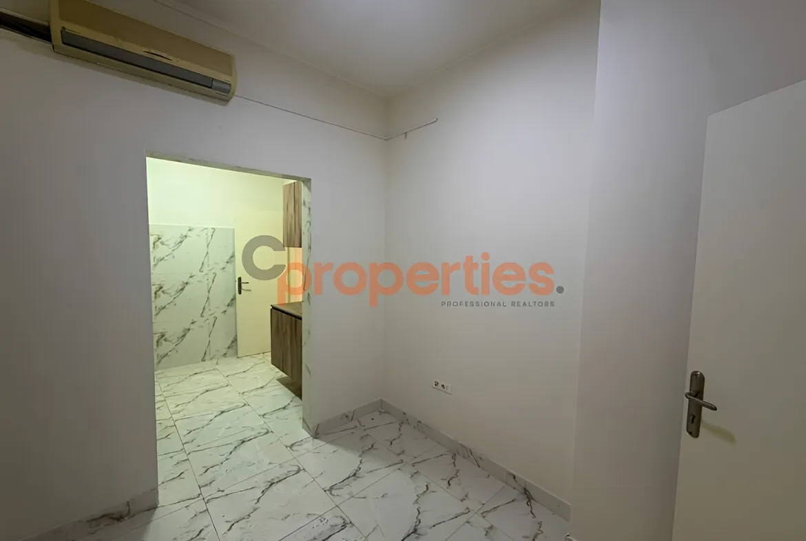 Office for Rent in Forn El Chebbak