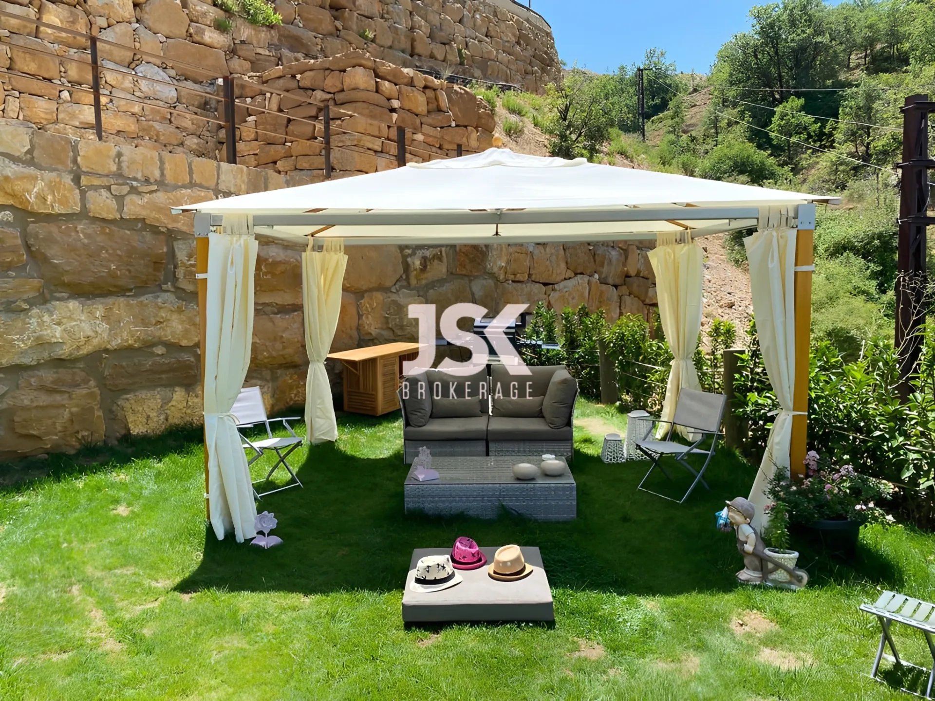 Chalet for Sale in Faqra