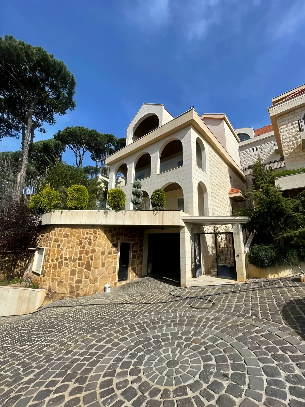 Villa for Sale in Dhour El Choueir
