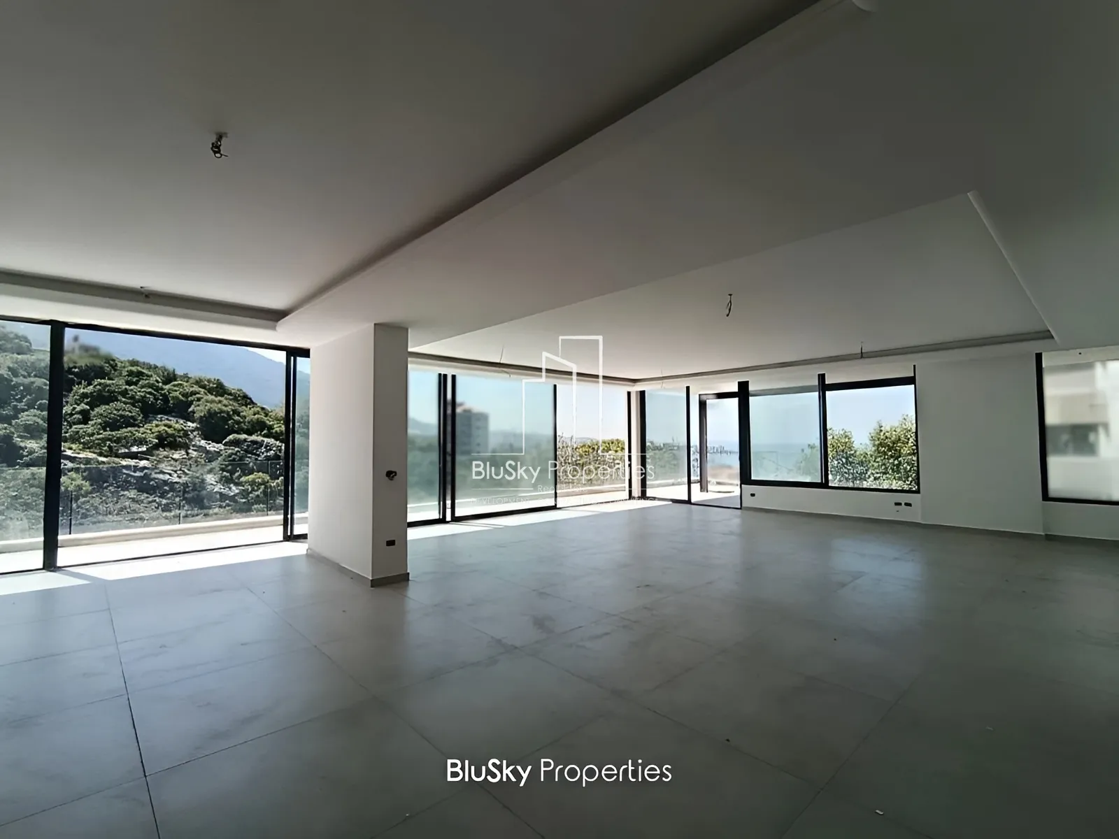 Apartment for Sale in Kfarhbeb - 3 bed, 4 bath
