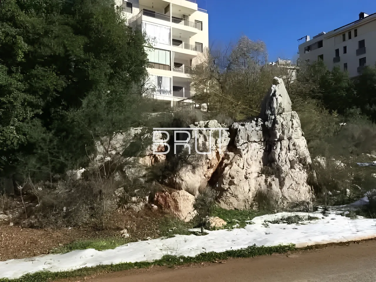 Land for Sale in Rayfoun