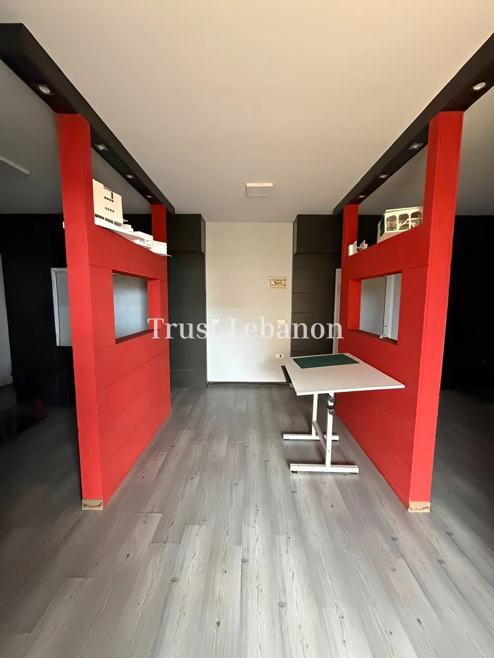 Office for rent in Hadath