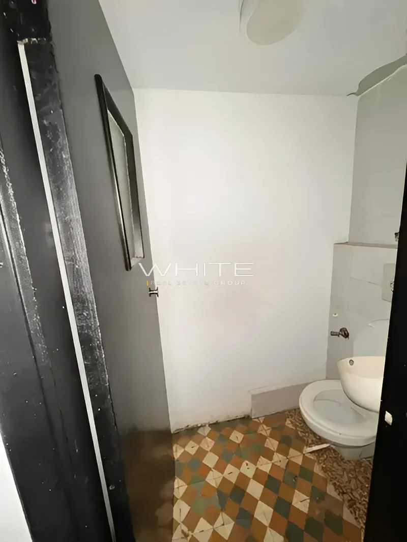 Shop For Rent in Achrafieh
