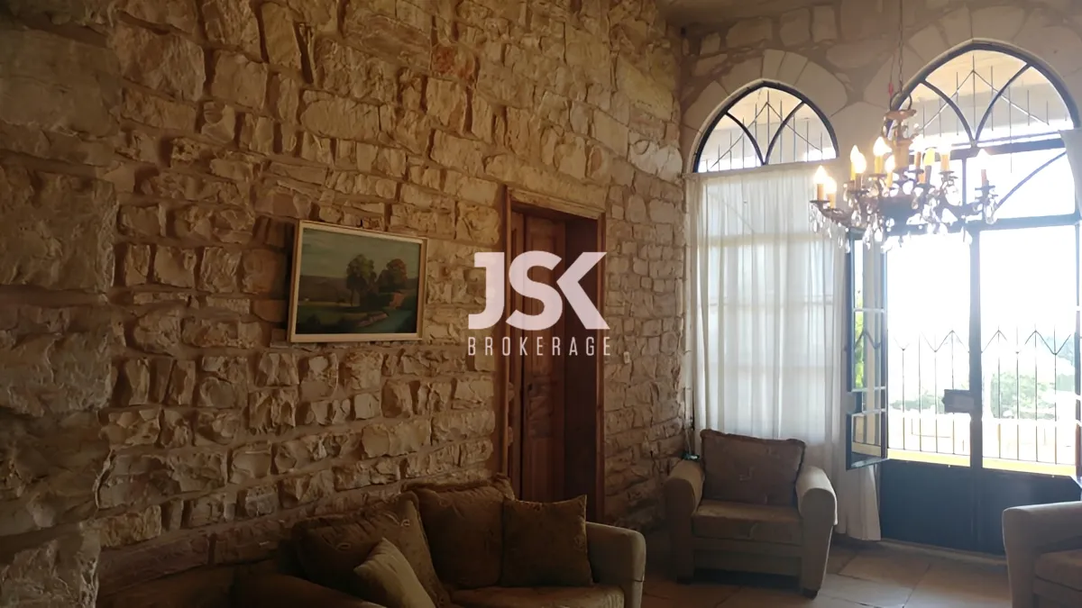 Villa for Sale in Aamchit , Lebanon - 3 bed, 1 bath