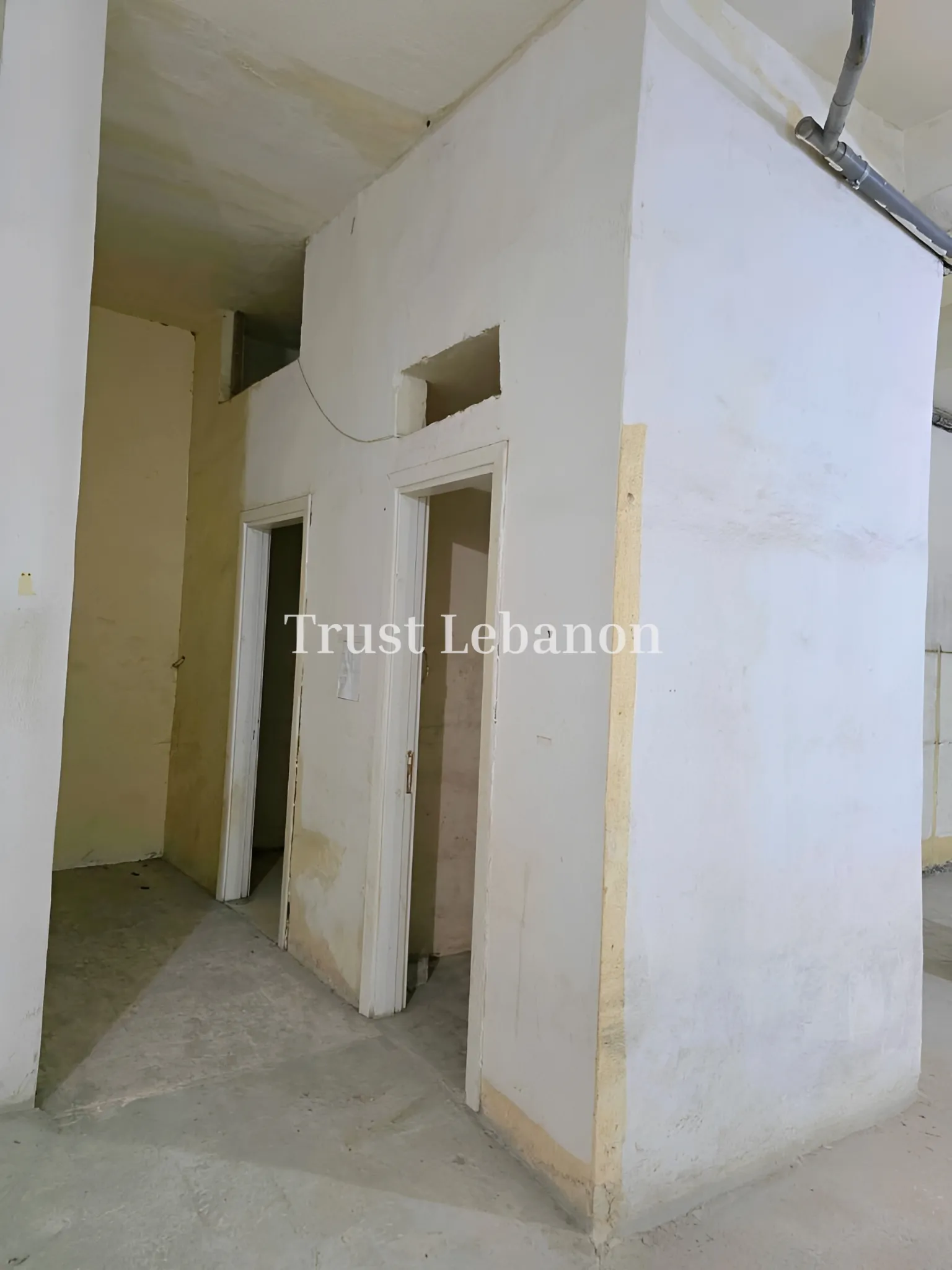 Warehouse for sale in Hazmieh
