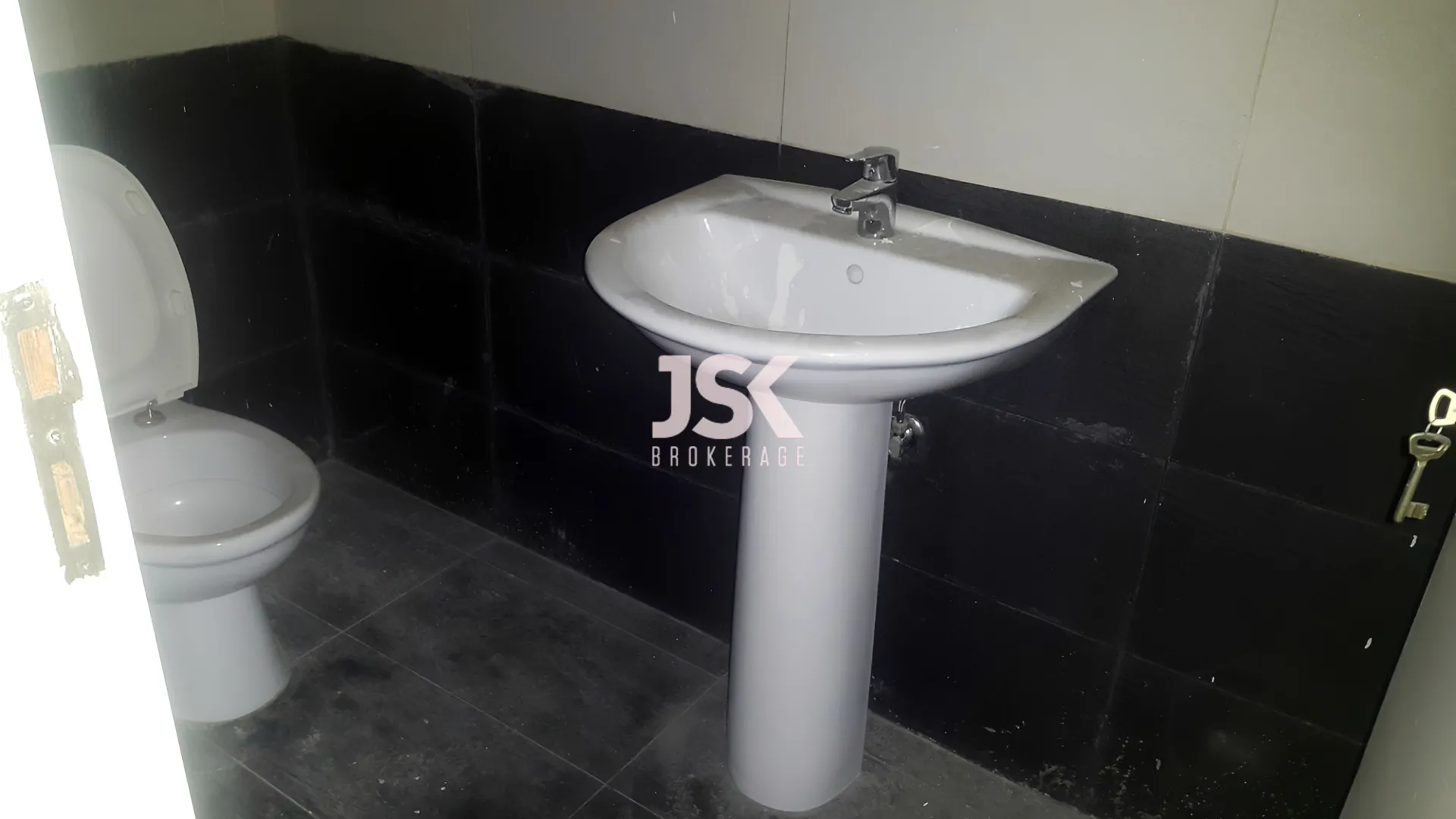 Apartment for Sale in Zouk Mosbeh - 3 bed, 3 bath