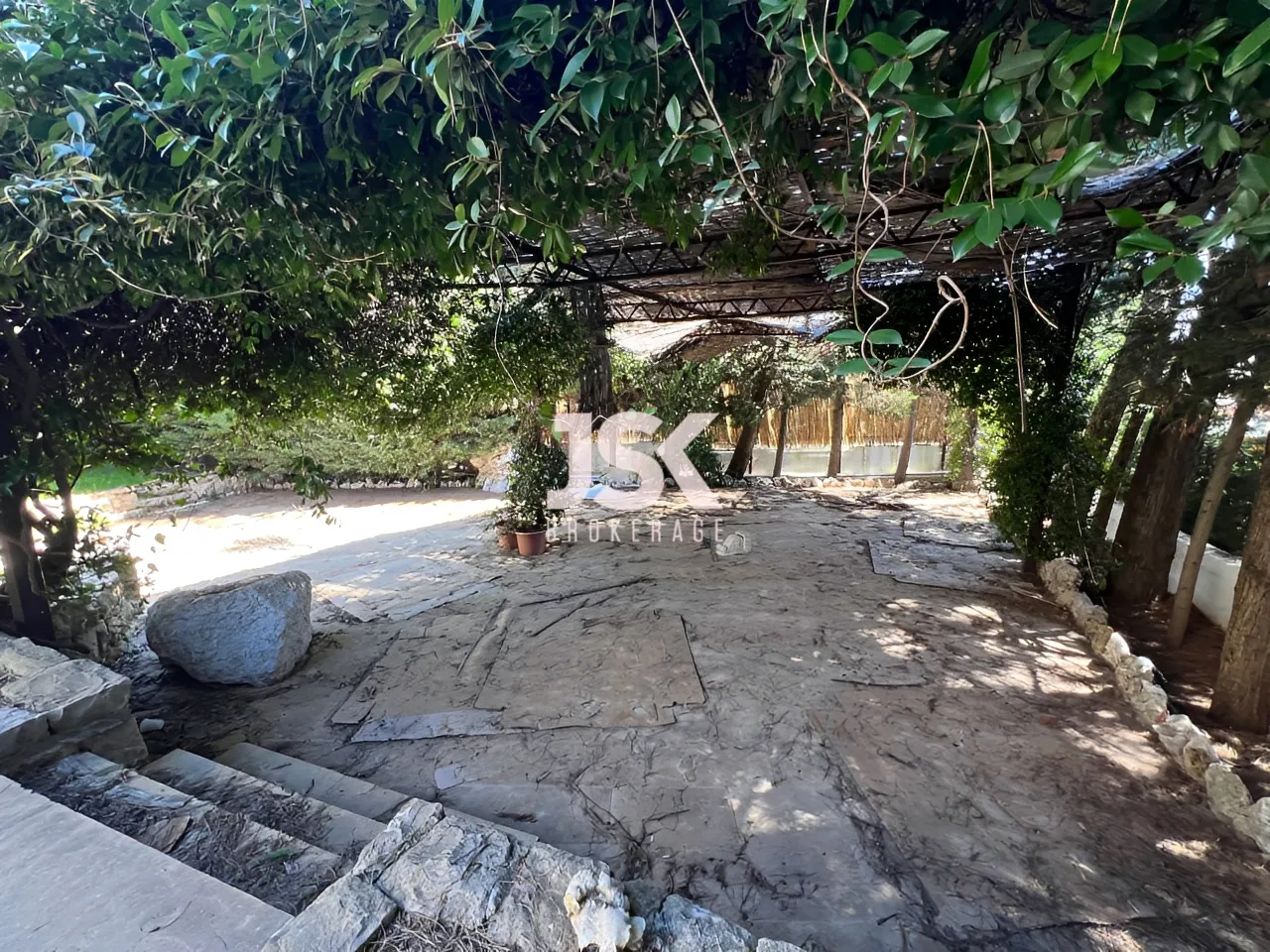 Villa for Sale in Baabdat