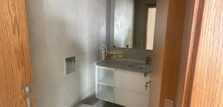 Apartment for rent in Ain Al Mraiseh, Beirut, Lebanon