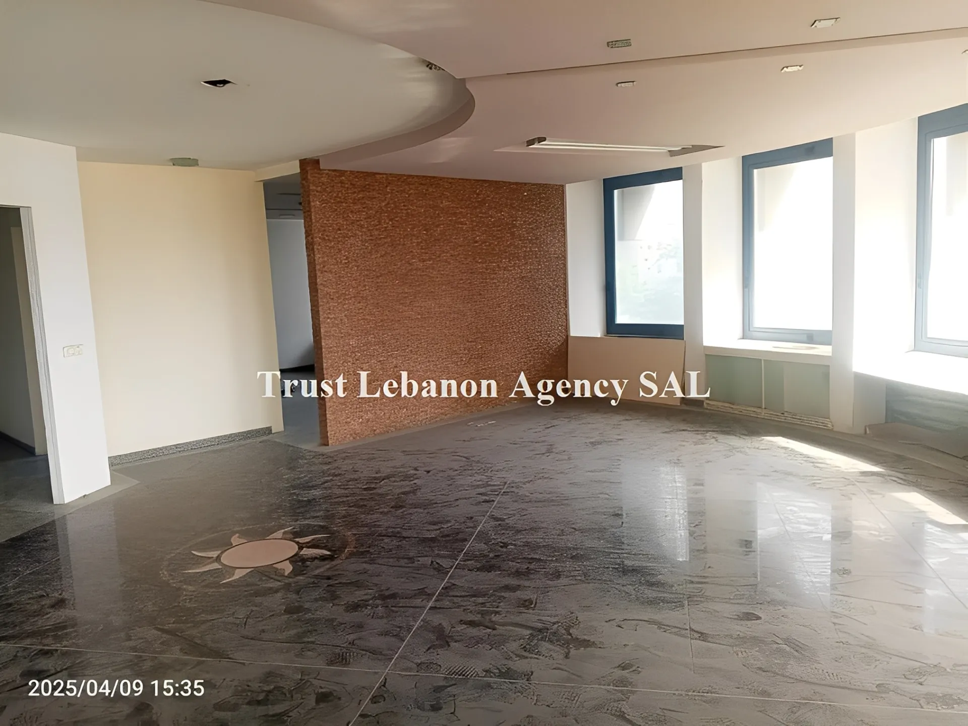 Office for rent in Beirut, Mina El Hosn