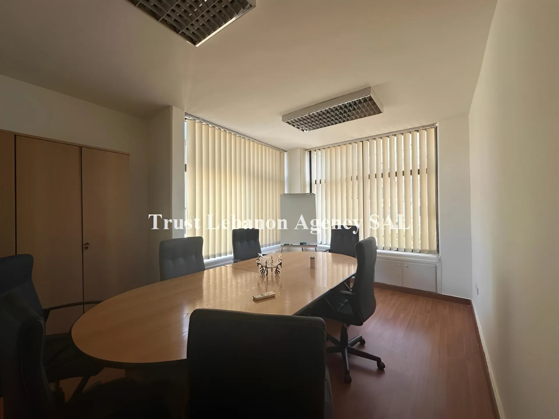 Office for rent in Metn, Dawra