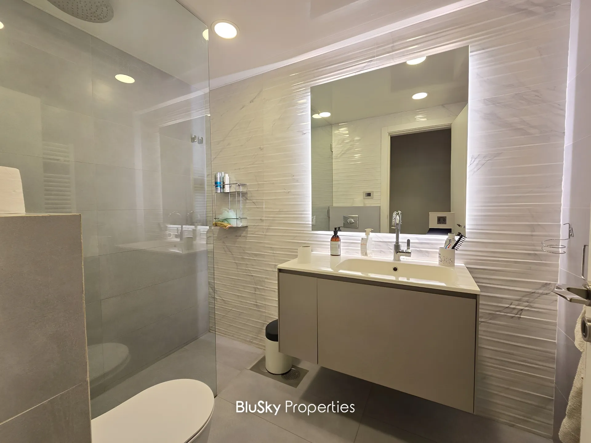 Apartment for sale in Mansourieh