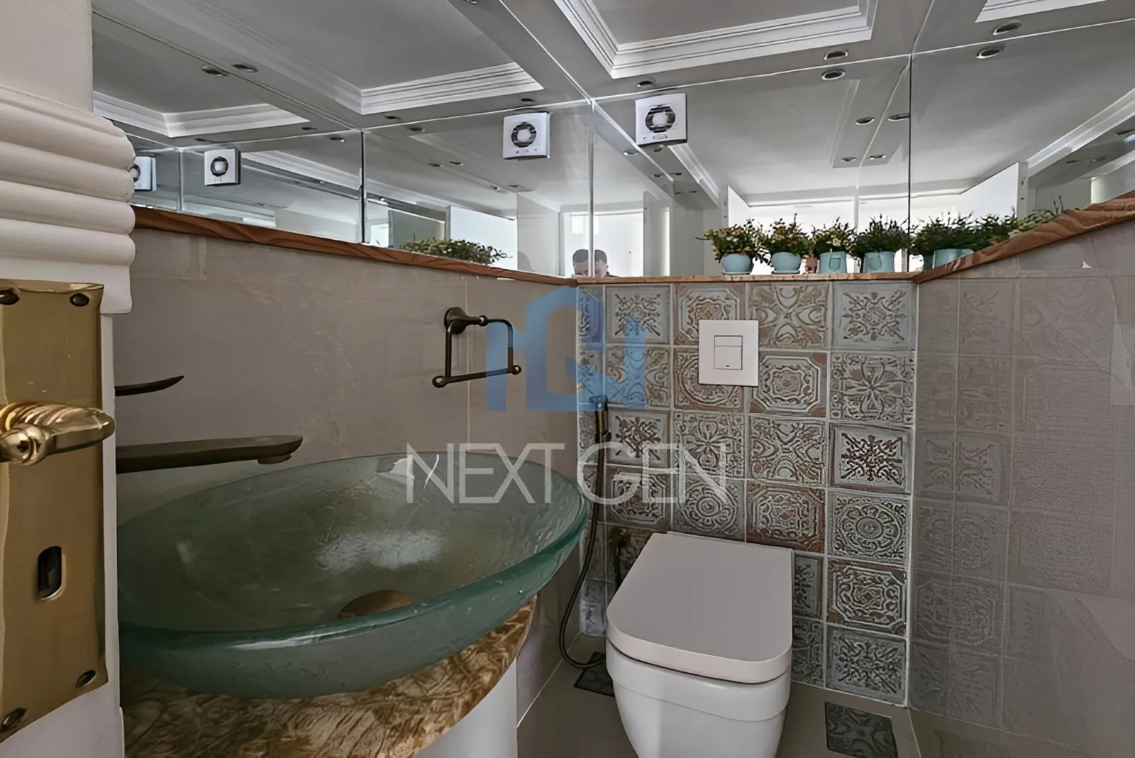 Apartment for Sale in Ain Al Tineh