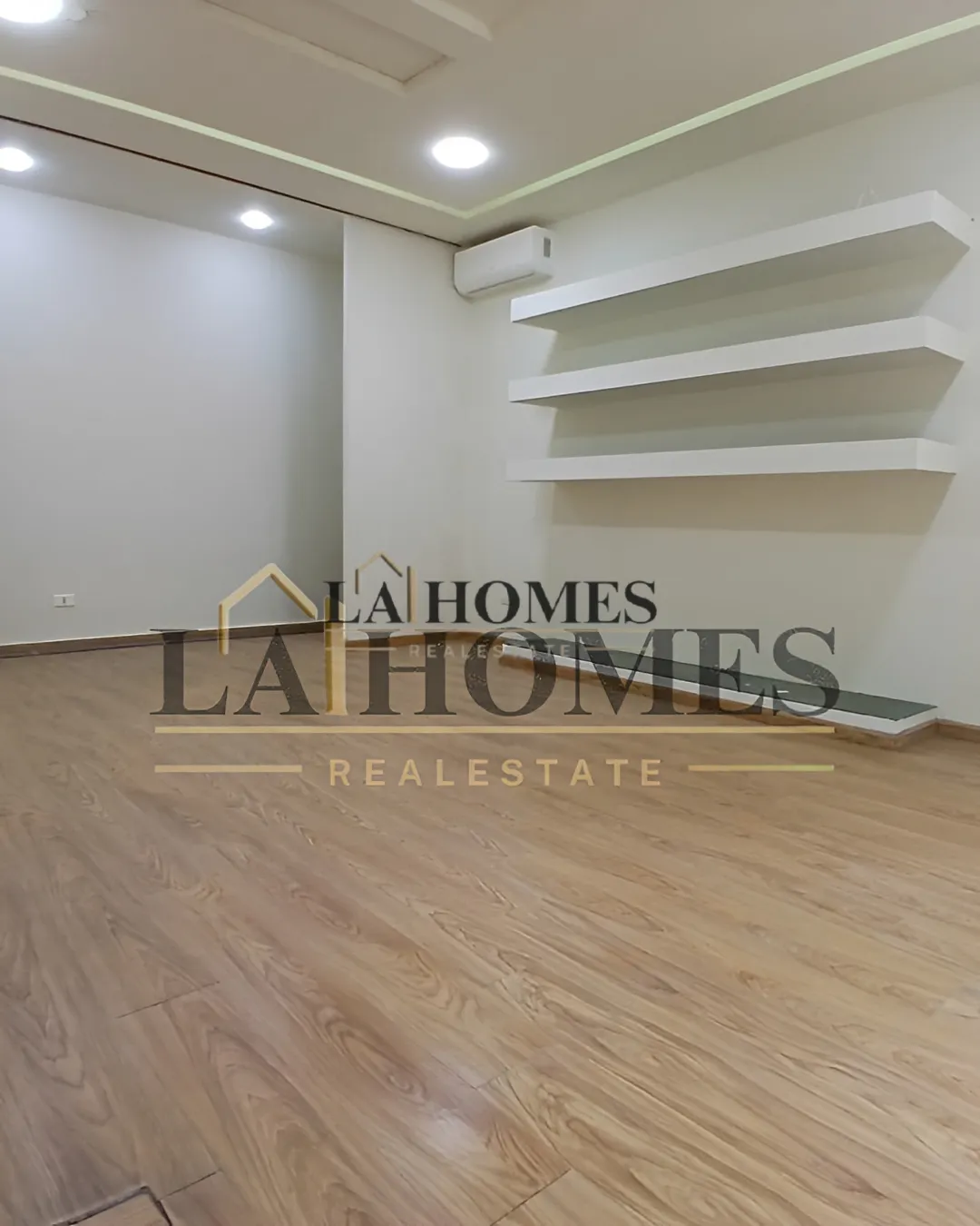 Shop for rent in Zouk Mosbeh