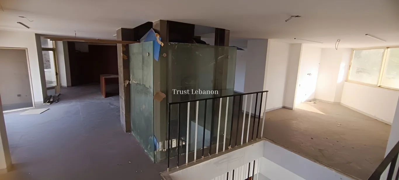 Showroom for rent in Dbayeh, Lebanon