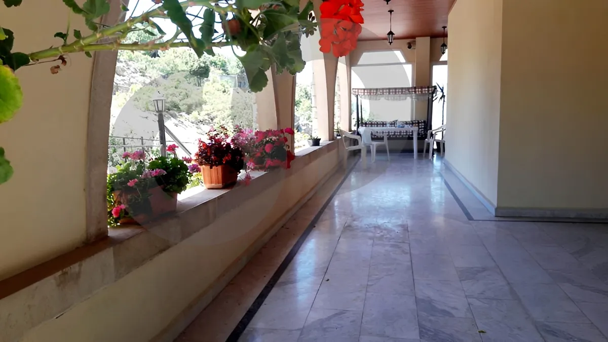 Villa for Sale in Rachaiya, Lebanon - 4 bed, 5 bath