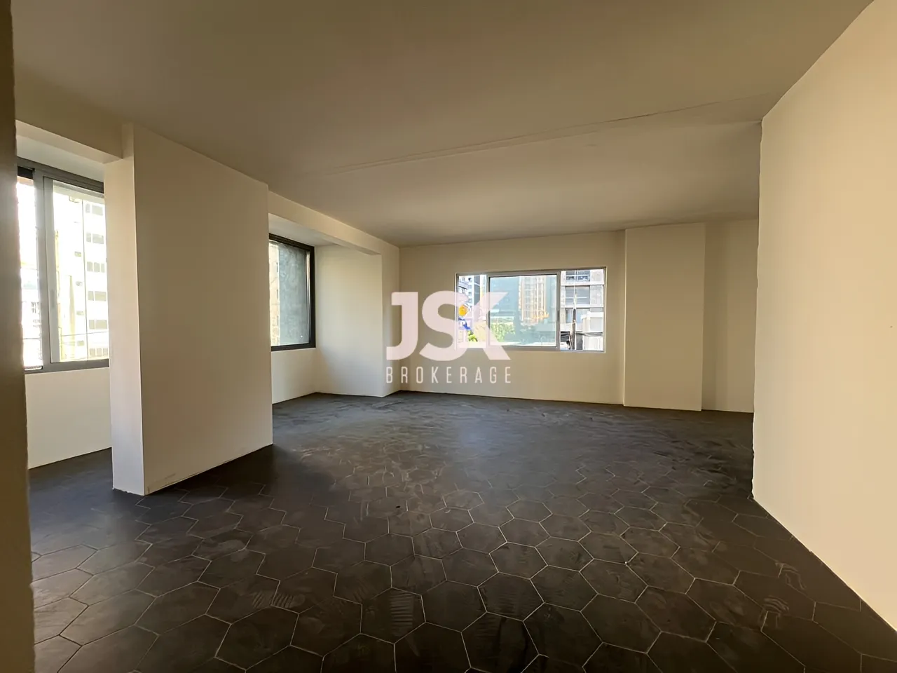 Building for Rent in Badaro