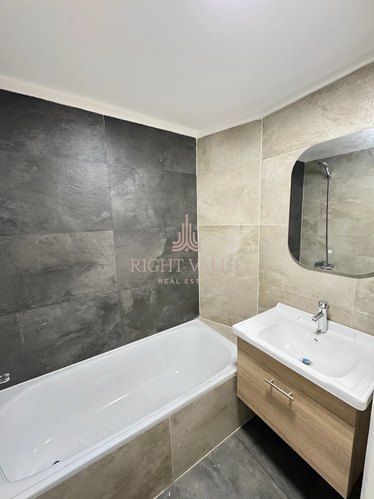 Apartment for sale in Zikrit, Lebanon