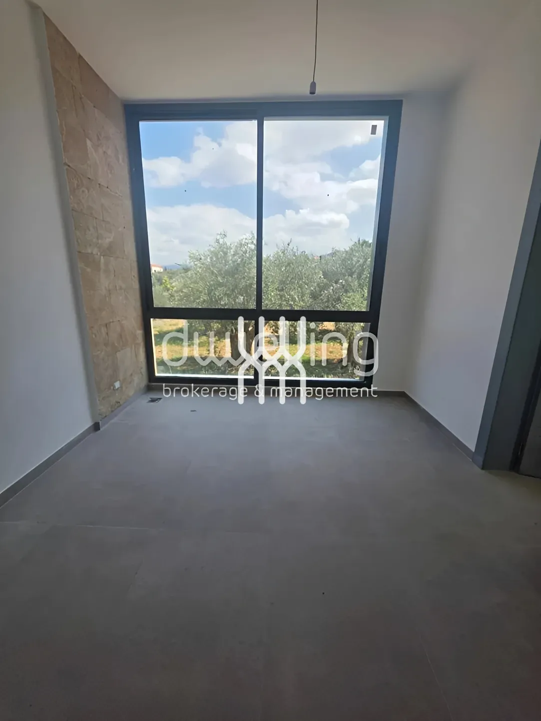 Office for sale in Amioun