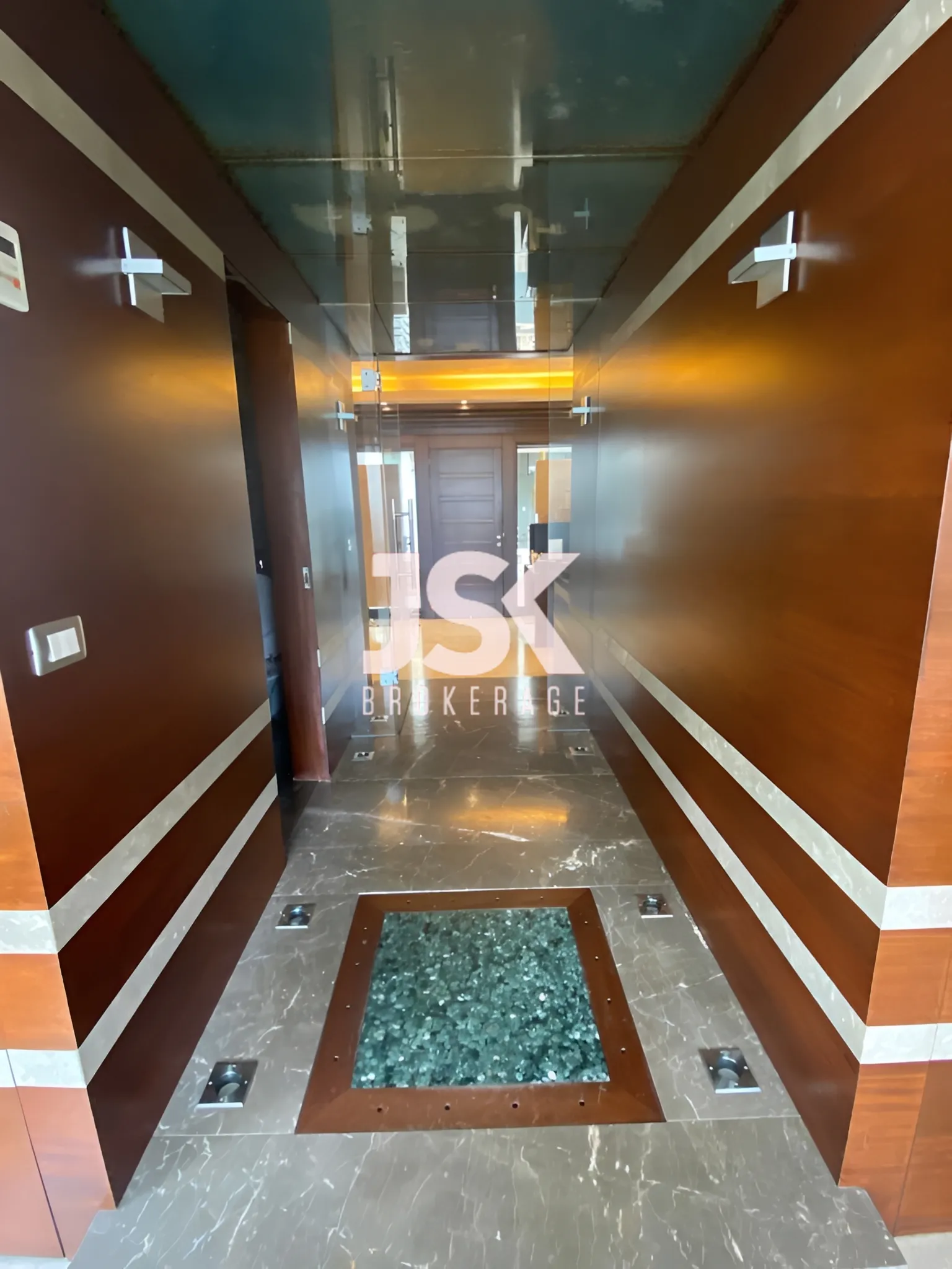 Office for sale in Zalqa