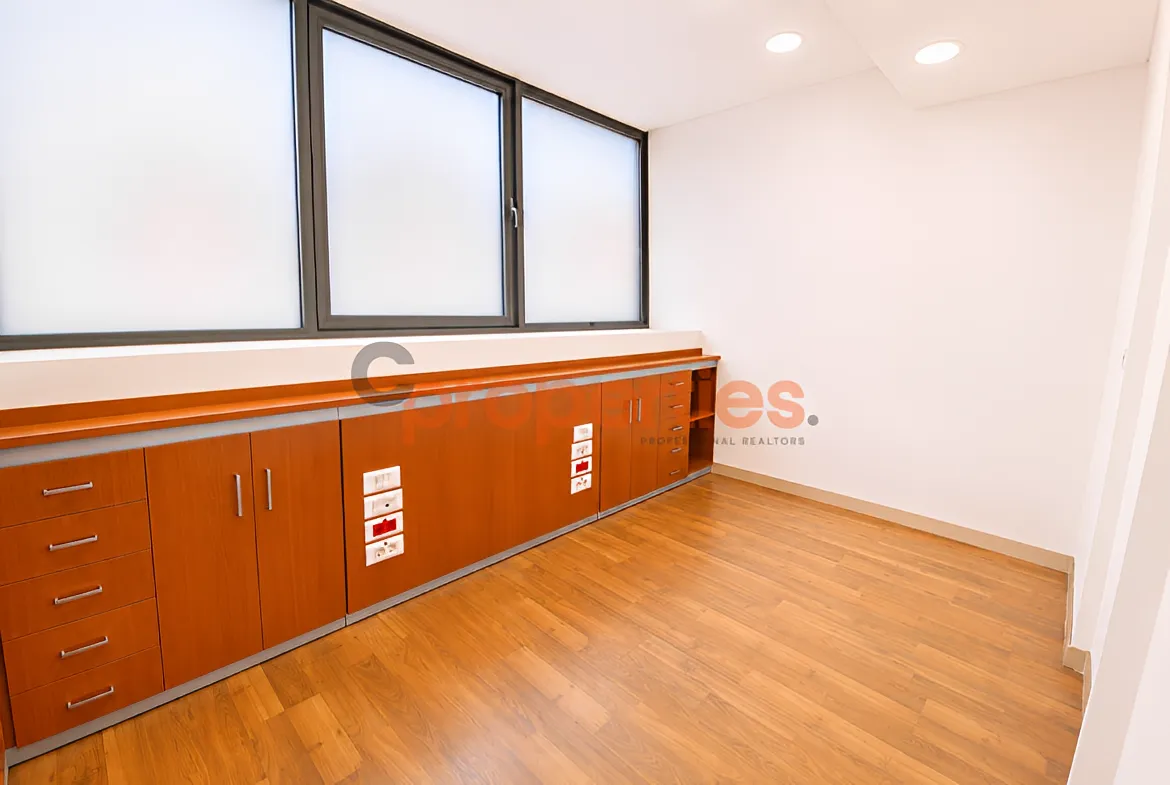 Office for Rent in Zalqa