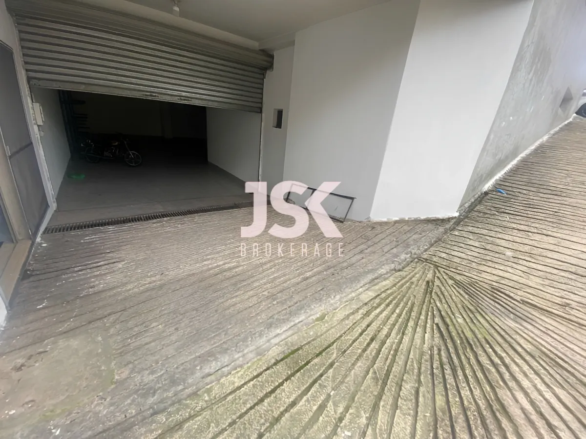 Warehouse for rent in Mazraat Yachoua
