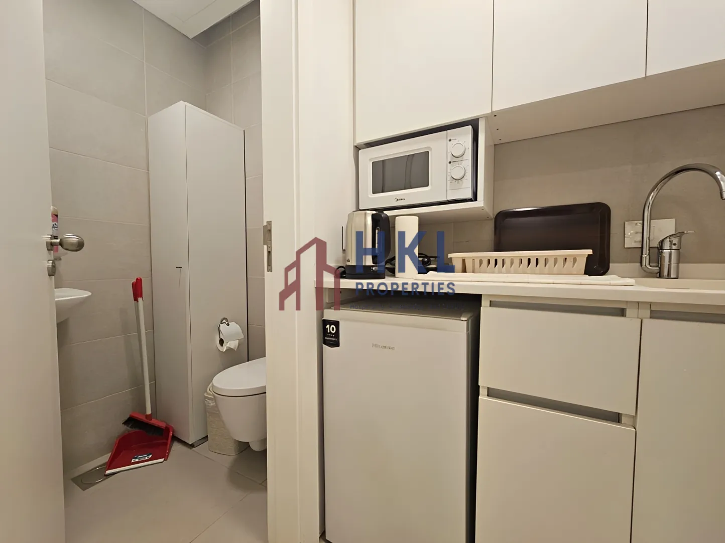 Office for rent in Sin El Fil
