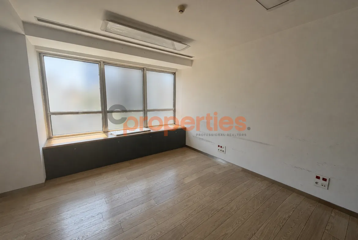 Office for Rent in Saifi Village