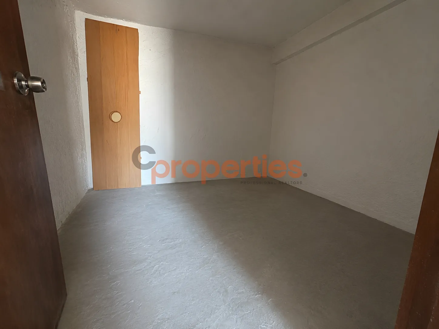 Shop for Rent in Rayfoun