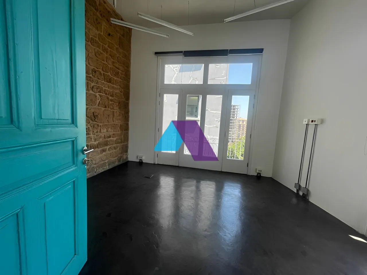 Office for rent in Saifi Village