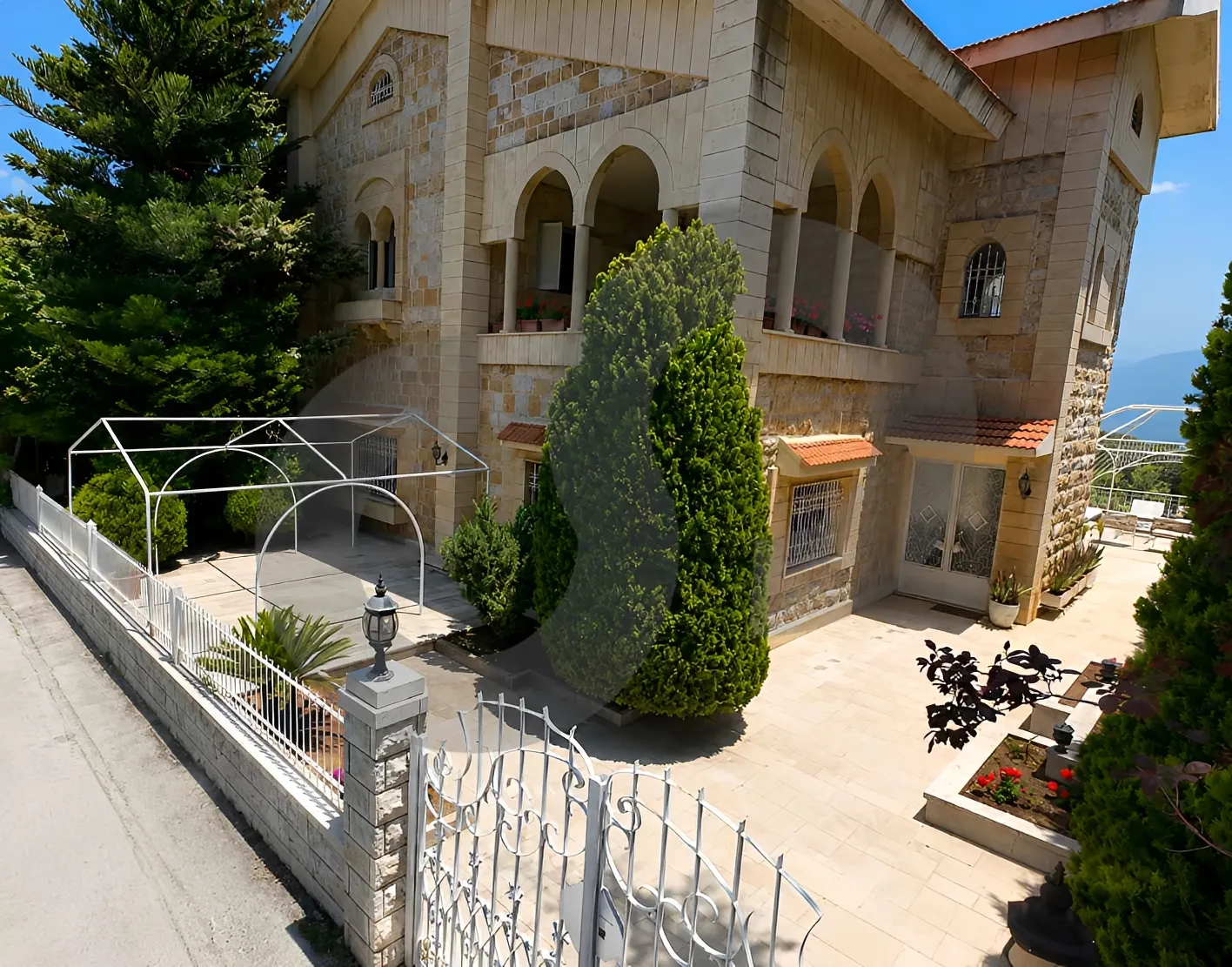 Villa for Sale in Baabdat - 4 bed, 3 bath