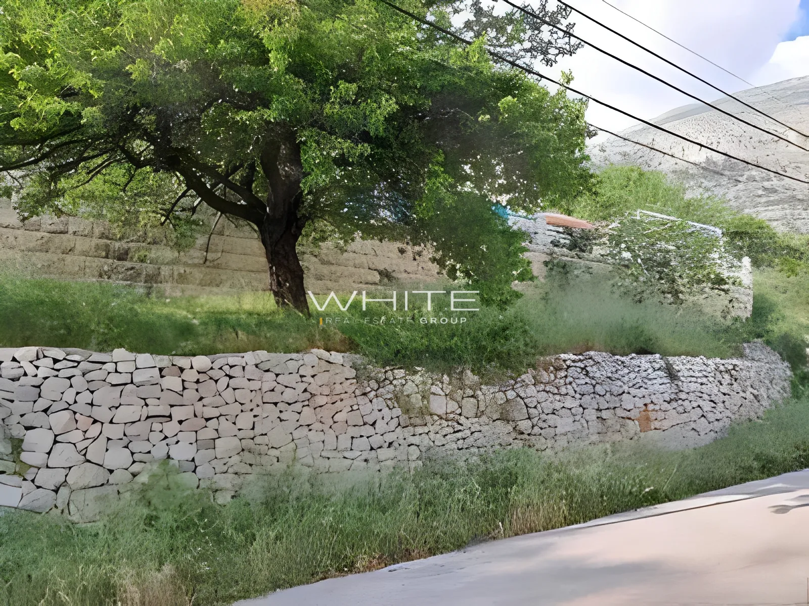 Shop For Sale in Ehden