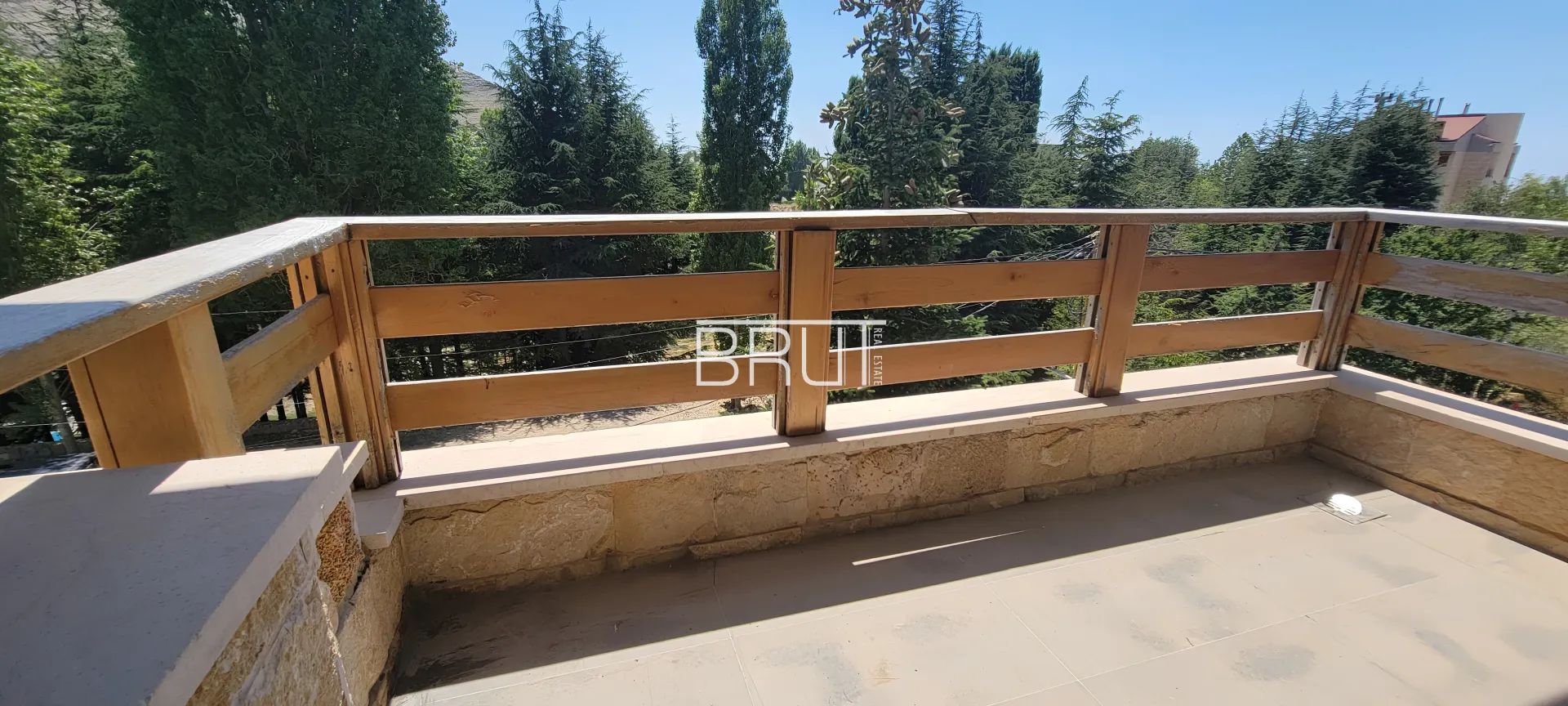 Apartment for Sale in Faqra