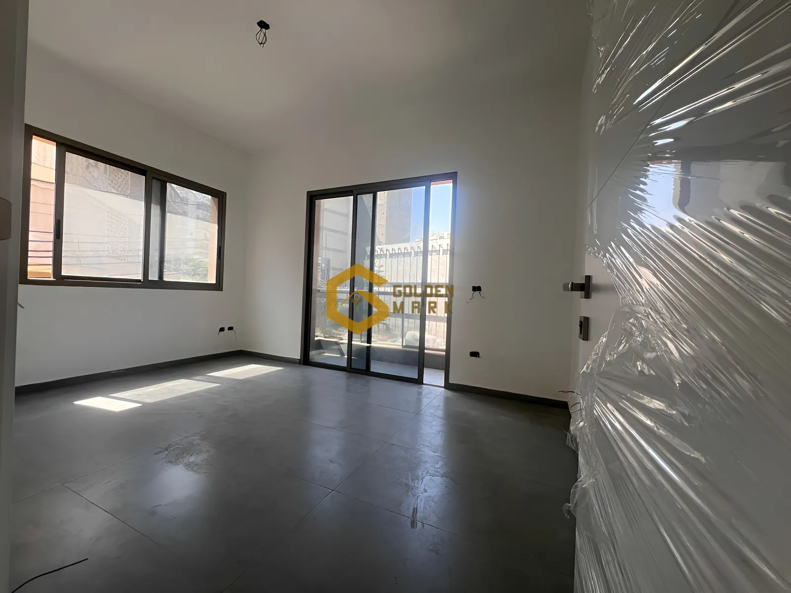 Office for rent in Jdeideh