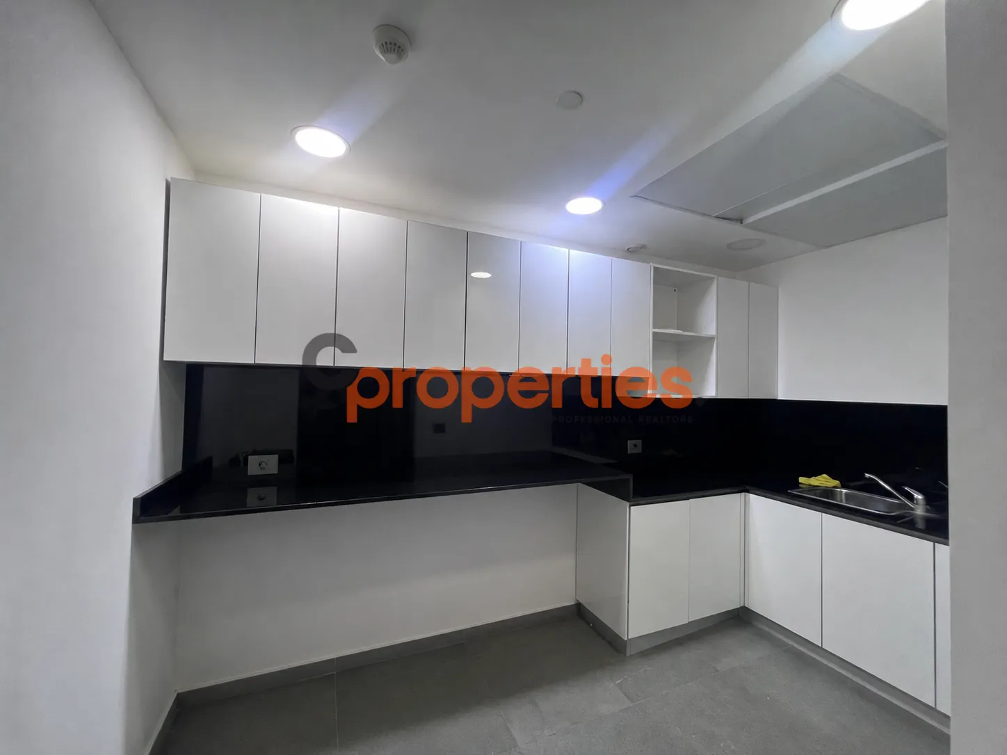 Office for Rent in Sin El Fil