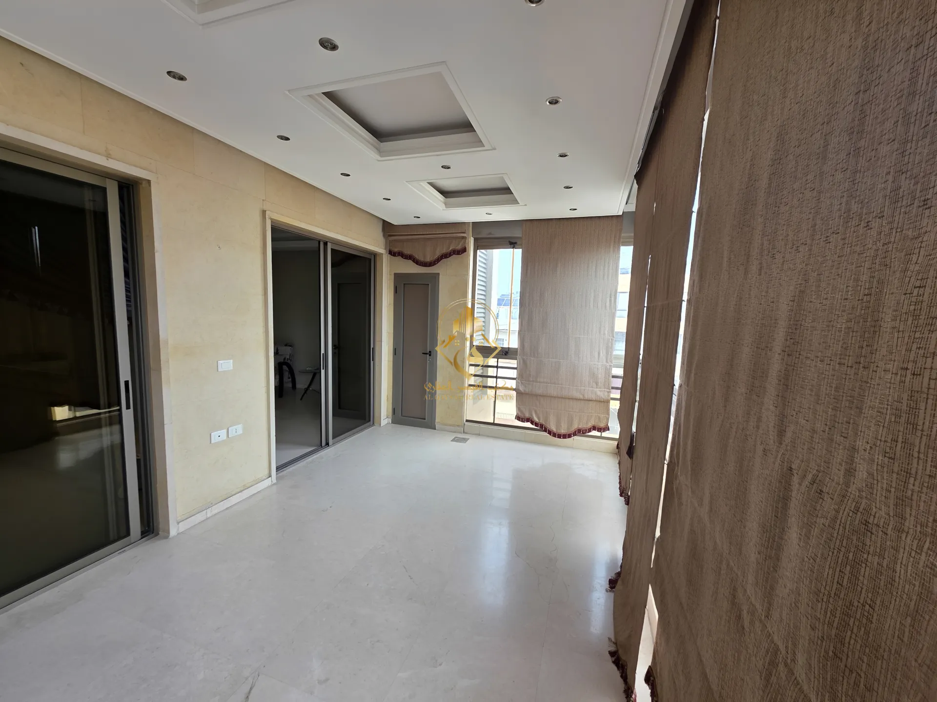 Residential in Haret hreik, lebanon - 4 bed, 5.0 bath