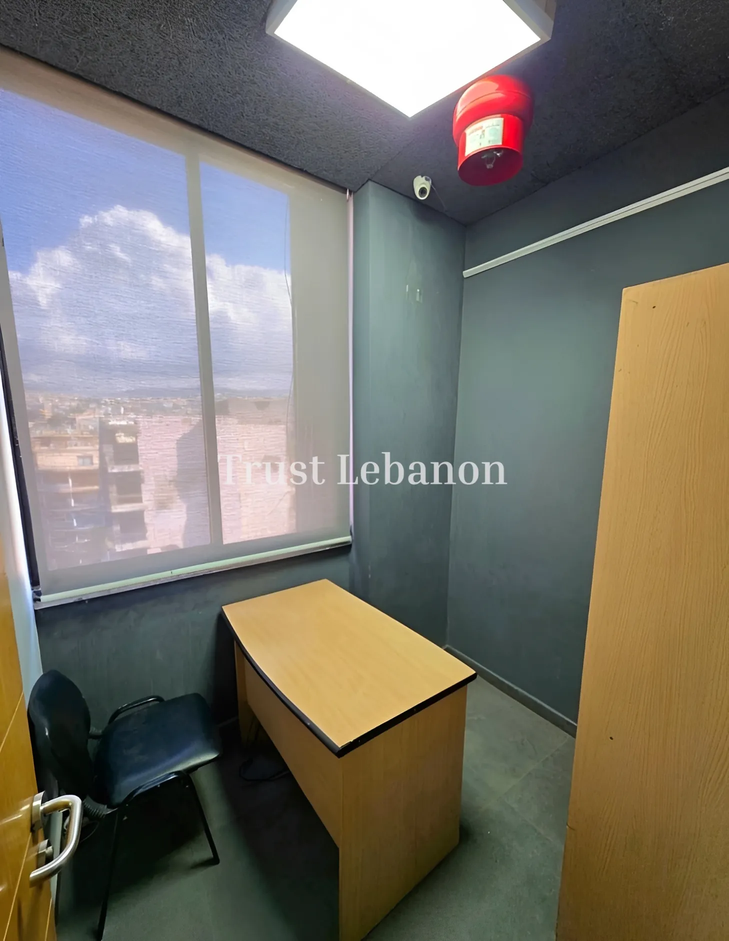 Office for sale in Forn El Chebbak
