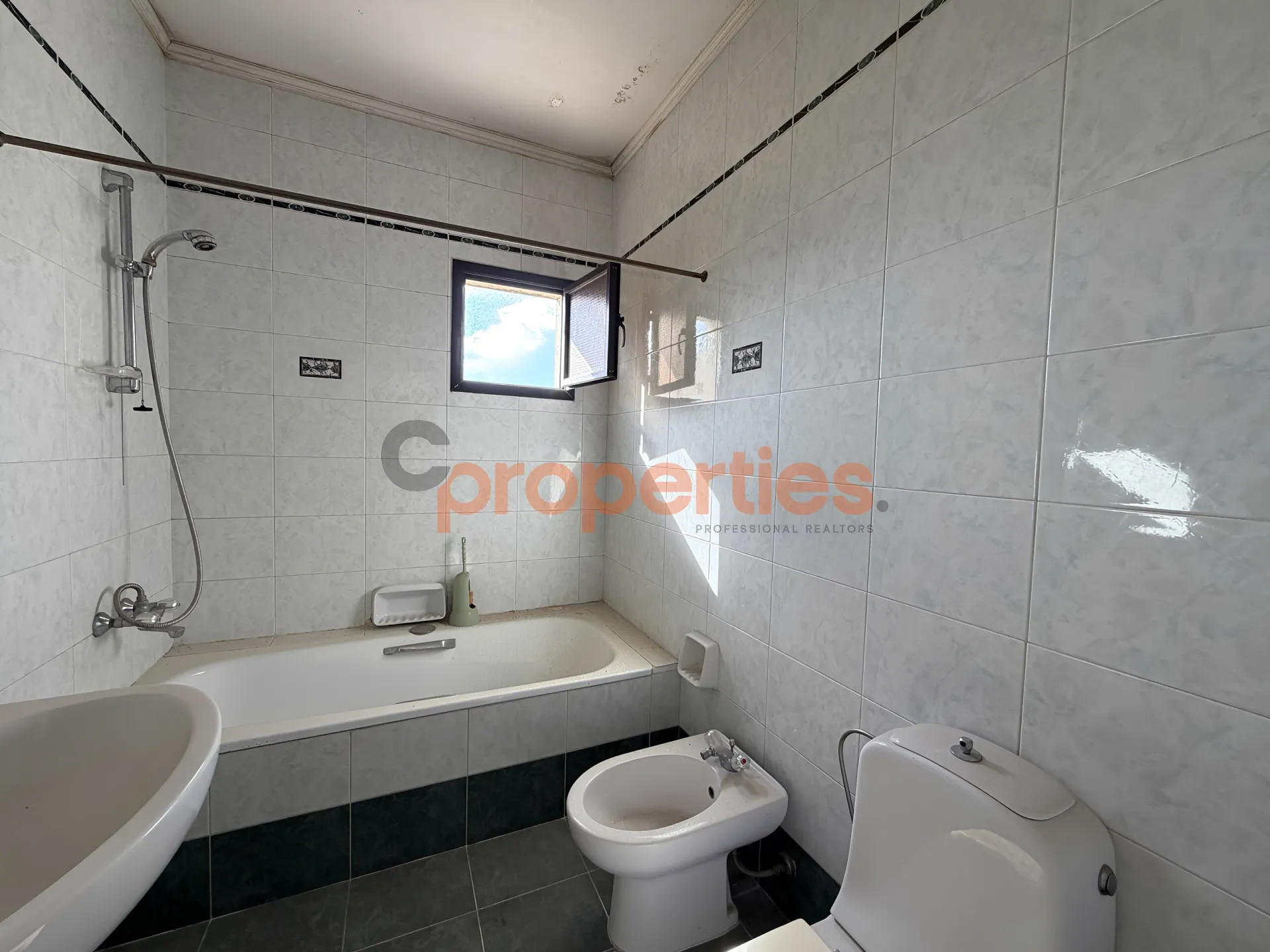 Apartment for Rent in Kafr