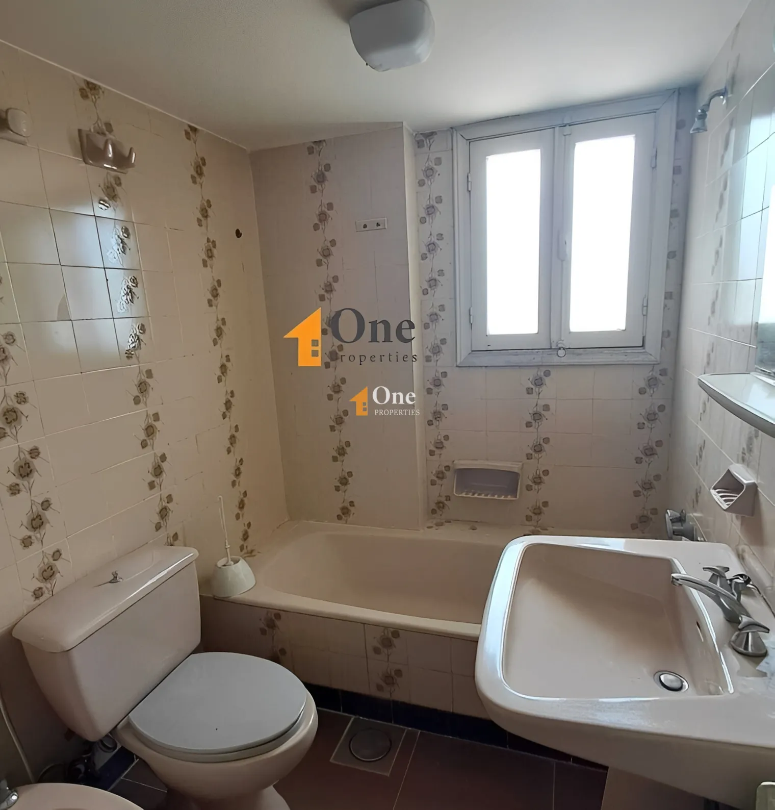 Apartment for rent in Jounieh, Lebanon - 4 bed, 4 bath